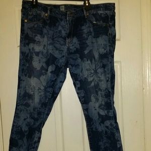FLOWERED JEANS