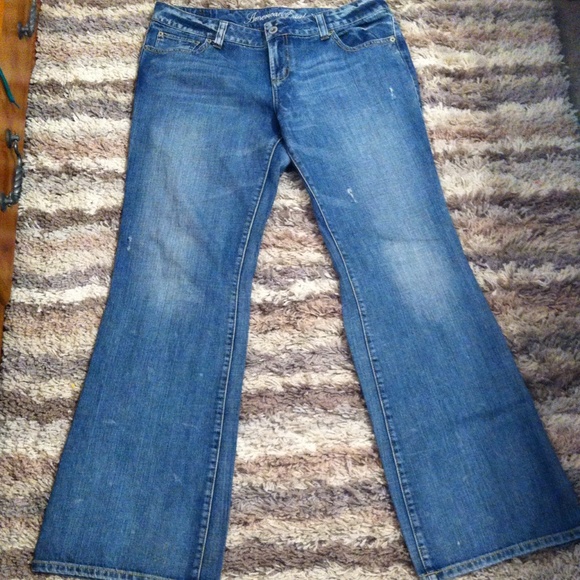Women's American Eagle Outfitters Jeans.