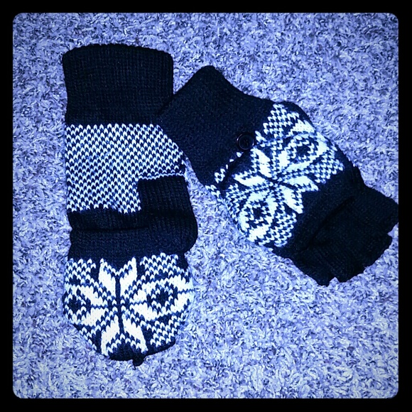 Black and white knit mittens gloves
