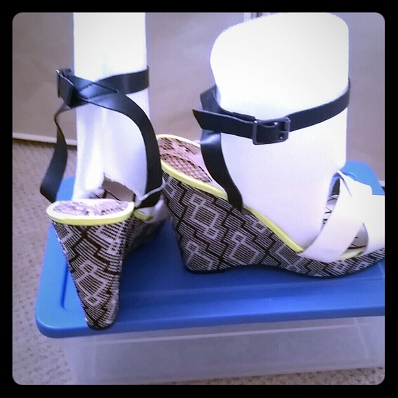 Sam & Libby wedges