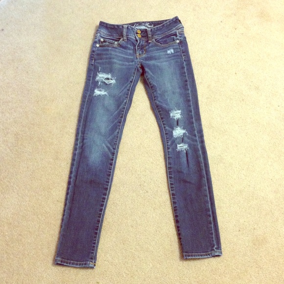 American Eagle distressed skinny jeans