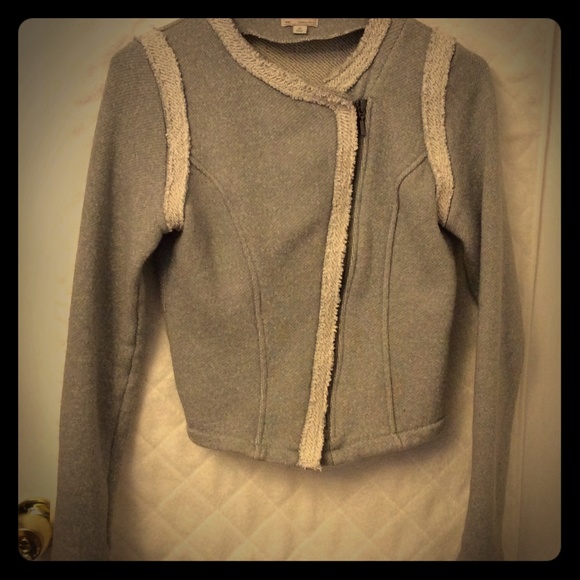 Knit chic sweater jacket barely worn