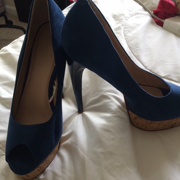 navy blue heels