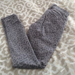 Grey leopard skinny jeans