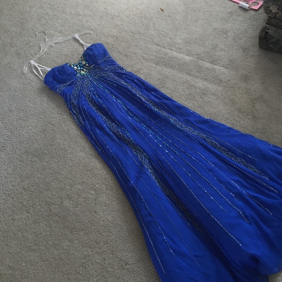 PROM DRESS - Picture 4 of 5
