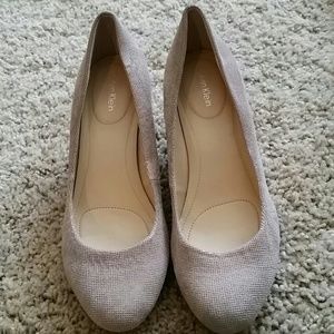 velvet cream wedges