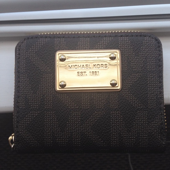 💕SALE💕 Michael Kors Monogram Wallet