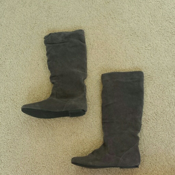 Gray steve madden suede boots