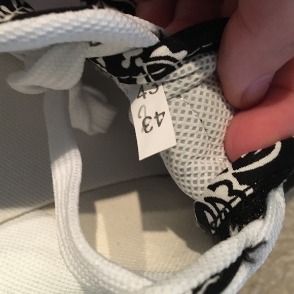 Fake Nike floral shoes - Picture 4 of 4