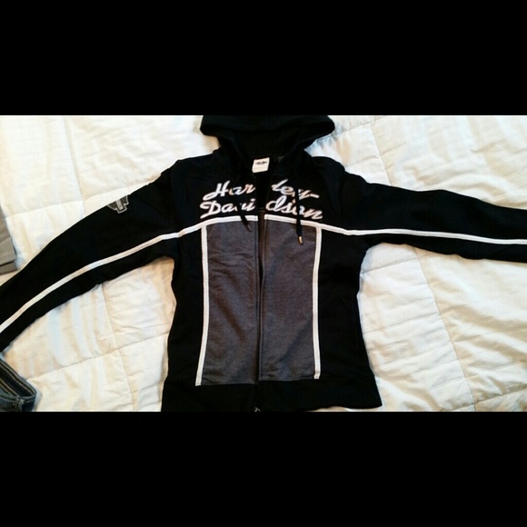 Light weight zip up