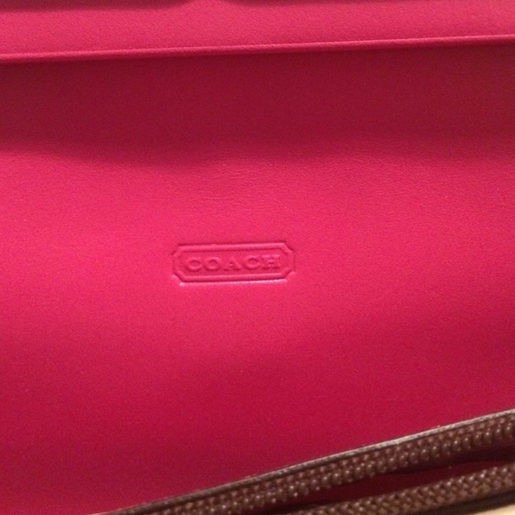 Authentic pink coach wallet ❤️ - Picture 3 of 4