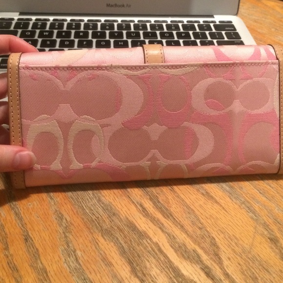 Authentic pink coach wallet ❤️ - Picture 4 of 4