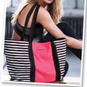 VS TOTE BNWT