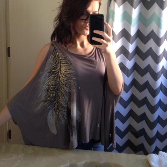 Lightweight feather shirt - Picture 1 of 3
