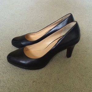 Cole Haan Black leather pumps