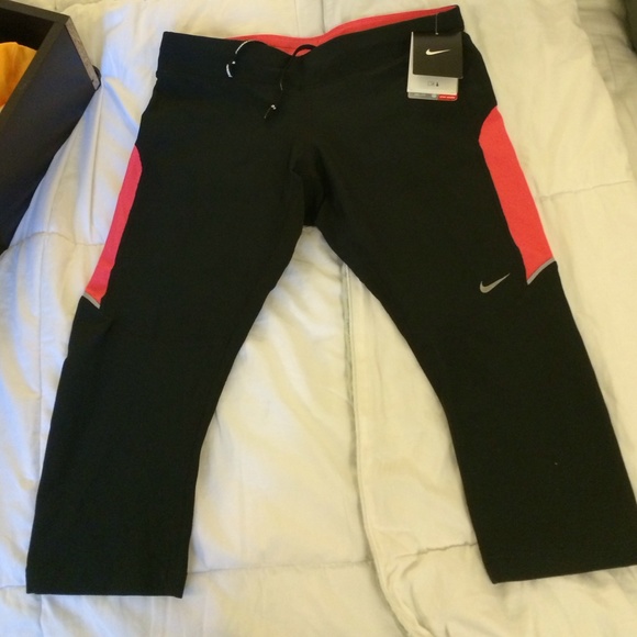 Nike dri fit capris