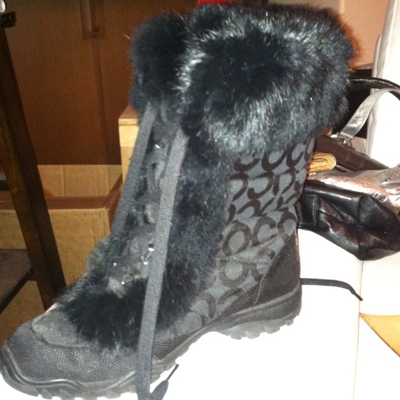 RESERVED-Coach "Jennie" Winter fur boots.