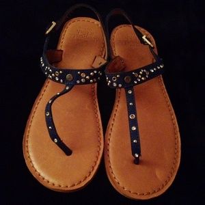 Selling beautiful Abercrombie and Fitch sandals