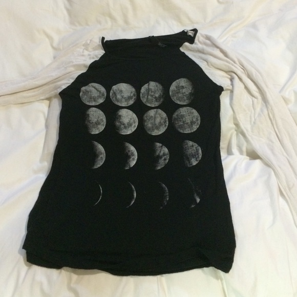 Moon b&w long sleeve