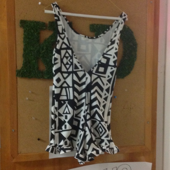 Printed Small Romper - Picture 2 of 2