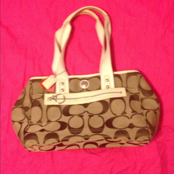 Shoulder coach bag