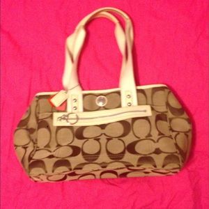 Shoulder coach bag