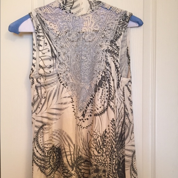 Fun Spring/Summer Top - Picture 2 of 2