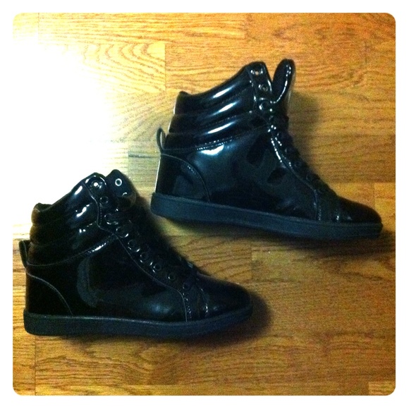 Deena & Ozzy Vegan Patent Leather Sneakers