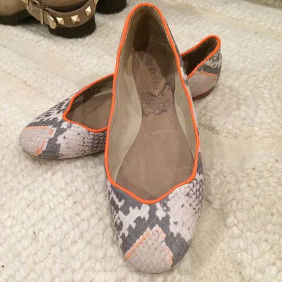 Juicy couture snakeskin, orange flats