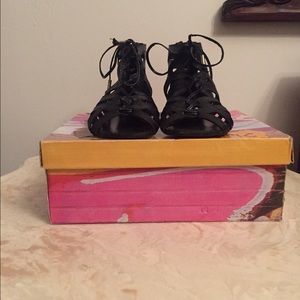 I'm selling a pair of sandals from Traffic