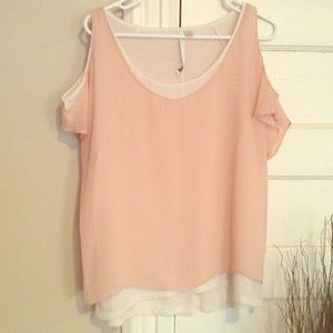 🌹Shoulder cut out top🌹