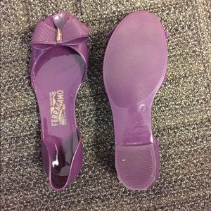 Ferragamo jellies, perfect for summer.