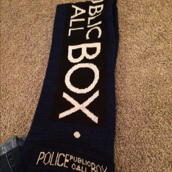 Accessories - doctor who scarf