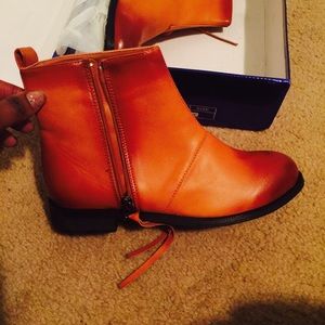 Booties, no brand