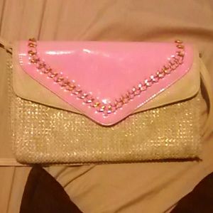 Jessica Simpson over body bag