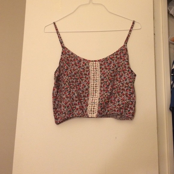Tops - Super cute crop top