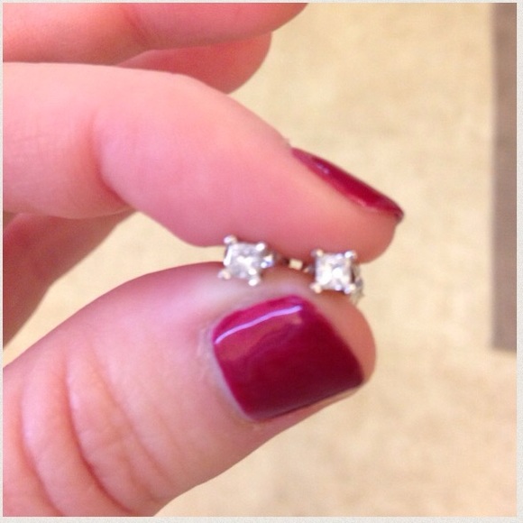 14kt WG .25ctw Princess cut diamond stud earrings