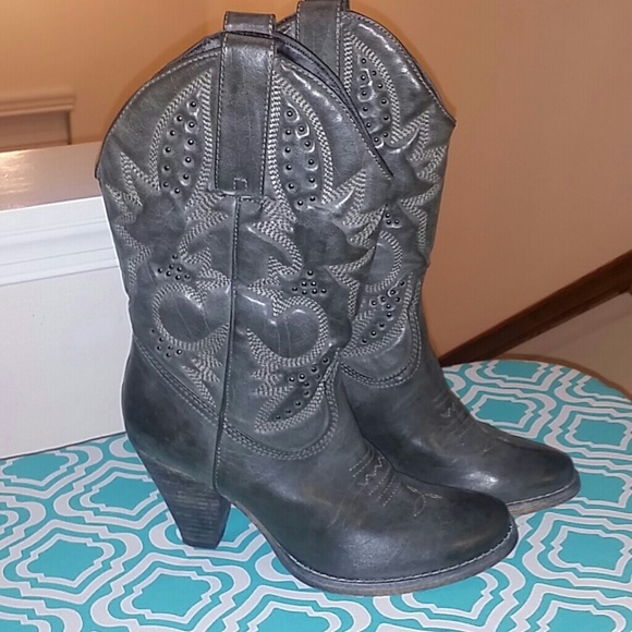 very volatile cowgirl boots