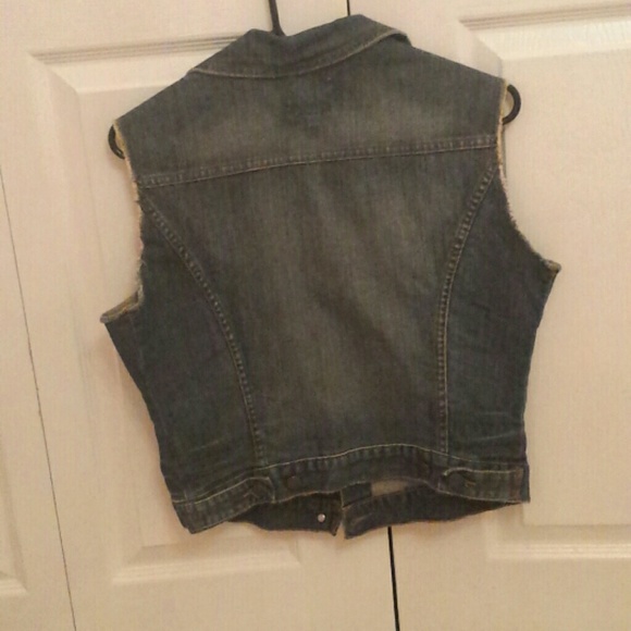 Denim Sleeveless Vest - Picture 2 of 2