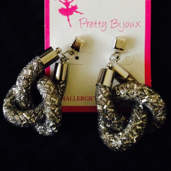 Adorable Sparkling earrings from Italy🇮🇹💃😘