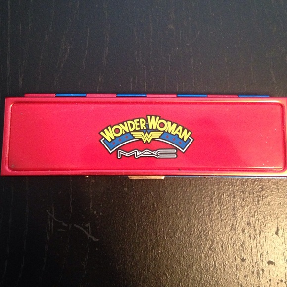 MAC Cosmetics Wonder Woman Pallet