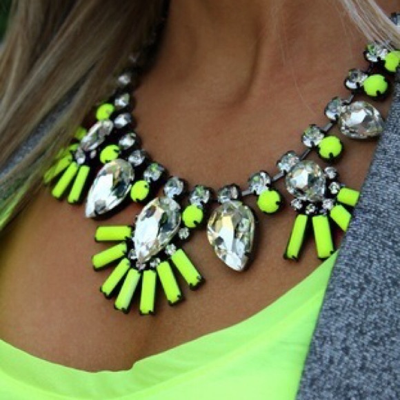 Jewelry - Neon yellow statement necklace