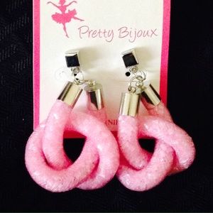 NWOT Sparkly earrings. Non-Allergenic😍