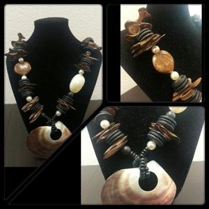 Vintage Shell and Bead Necklace
