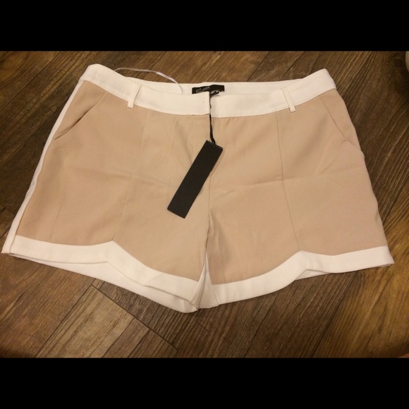 C LUXE shorts NWT Large