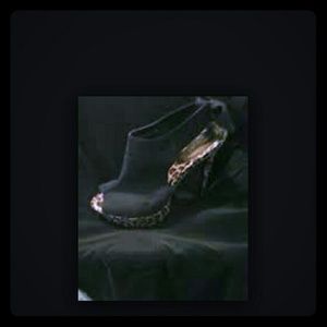 CARLOS SANTANA Black Suede leopard platform