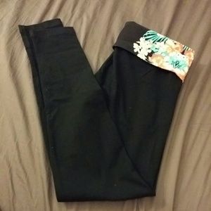 SOLD-PINK VS FLORAL BLING LEGGING