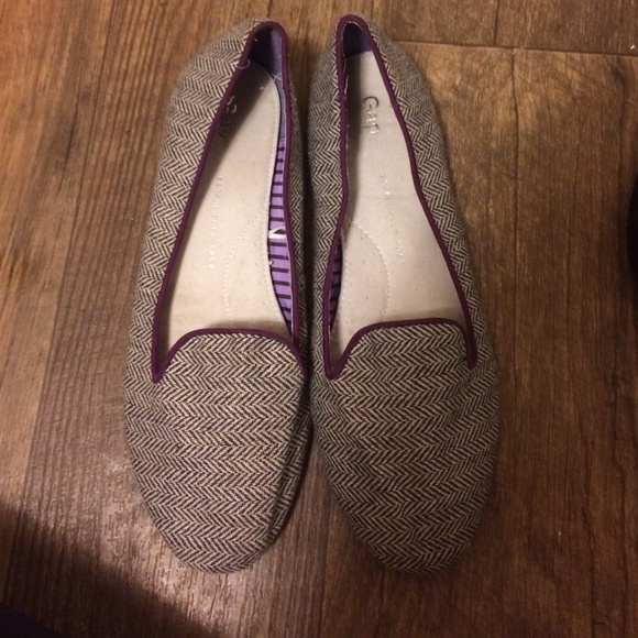 Gap Chevron shoes size 9
