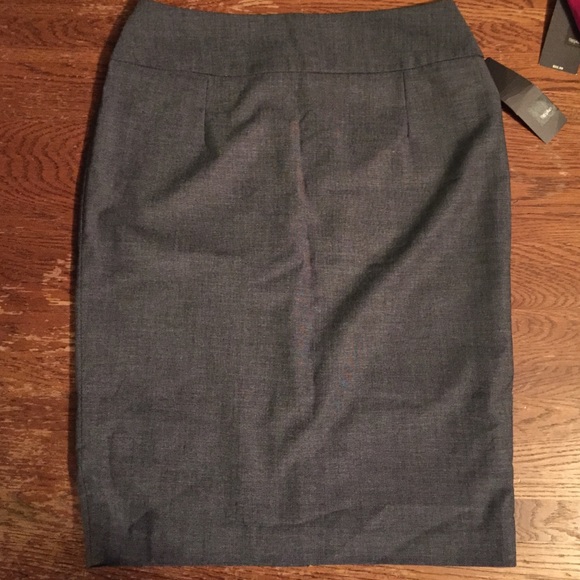 Gray pencil skirt