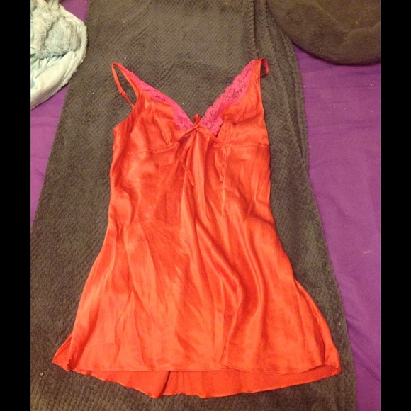 Burnt orange/red nightie